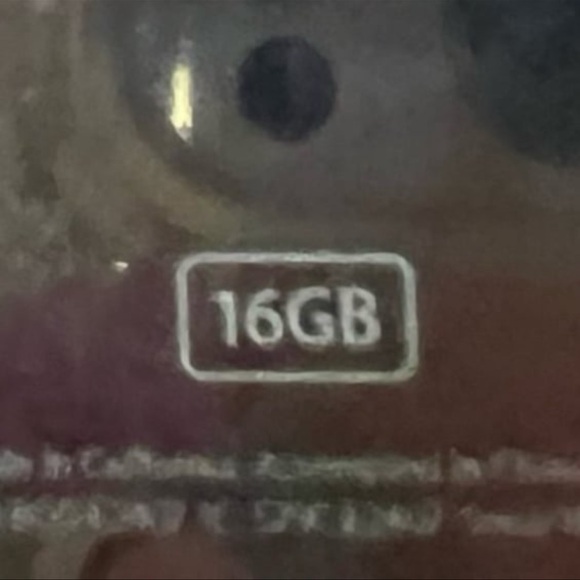 Apple iPod Touch 4th Generation 16 GB Black - Picture 6 of 7